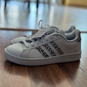Women’s ADIDAS Grand Court Black and White Cheetah SIZE 7 BNWT Never Worn